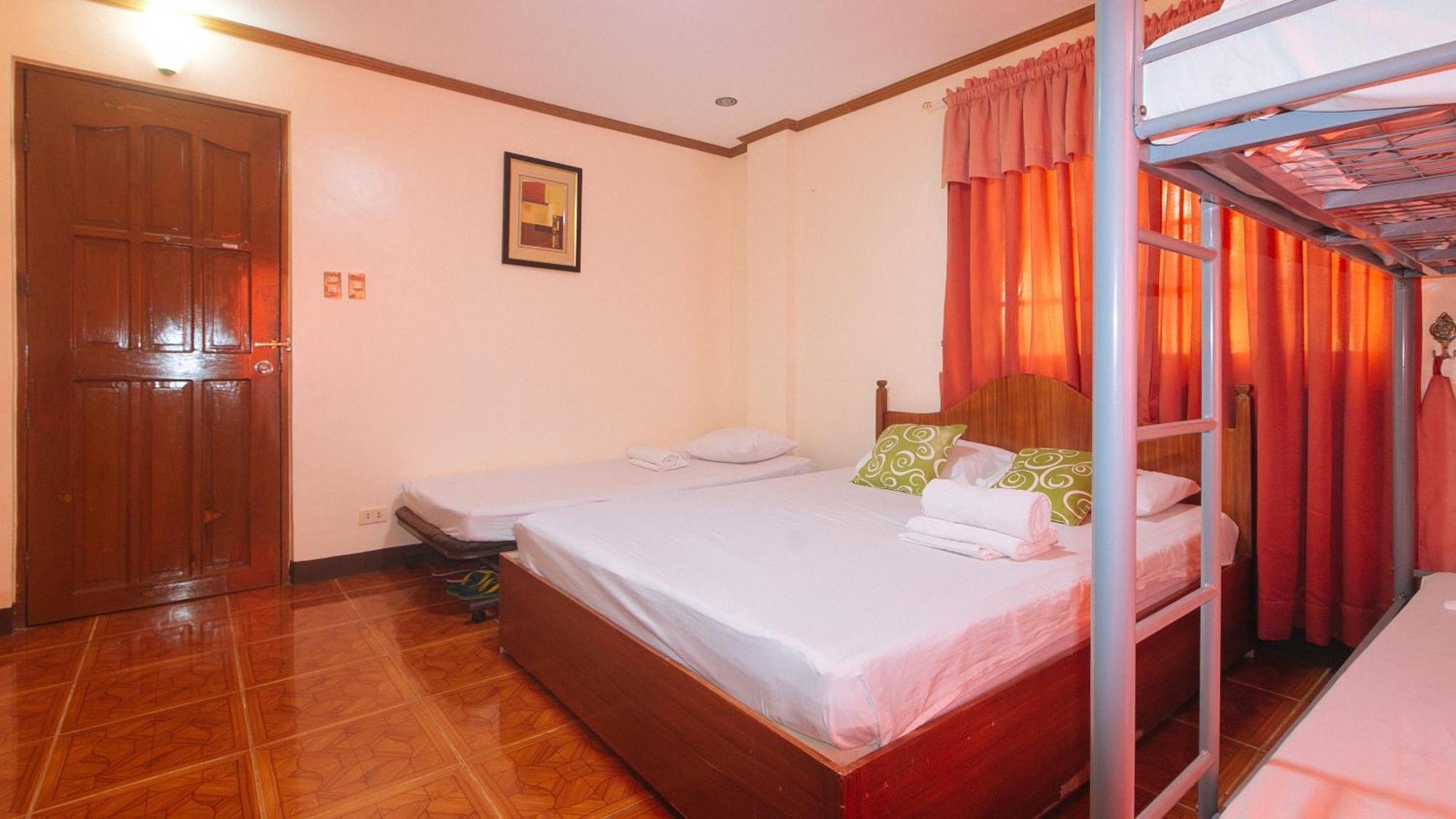 Lauriens Hotel Tagaytay Tagaytay City Exterior foto
