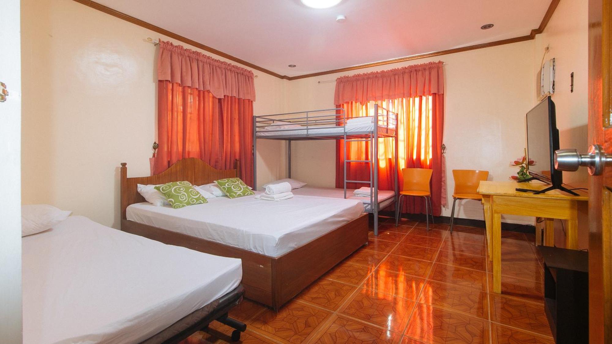 Lauriens Hotel Tagaytay Tagaytay City Exterior foto